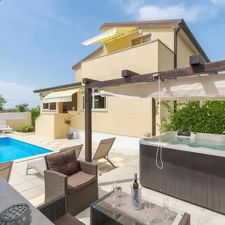 Gimy Villa&app 1 Porec